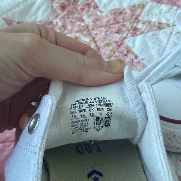 Women’s converse - Picture 3 of 3